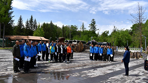 北景區(qū)運(yùn)營支部開展“唱紅歌 感黨恩共筑中國夢(mèng)”主題黨日活動(dòng)